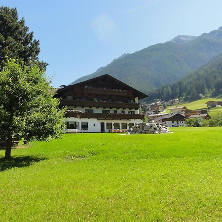 Hotel Steuxner Neustift im Stubaital Buitenkant foto