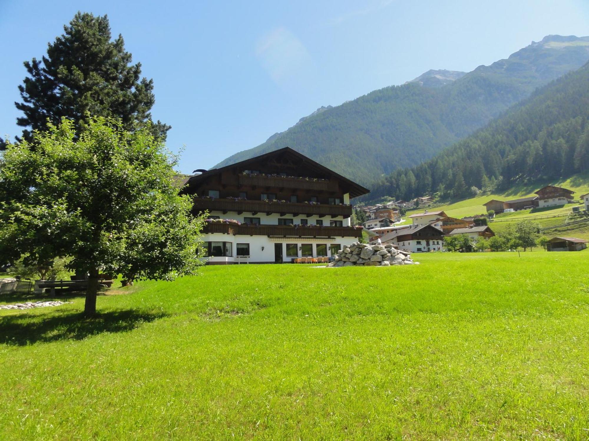 Hotel Steuxner Neustift im Stubaital Buitenkant foto